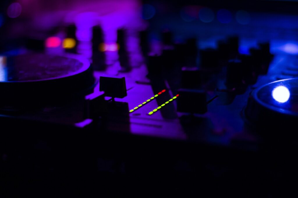 Picture of a sound mixing device